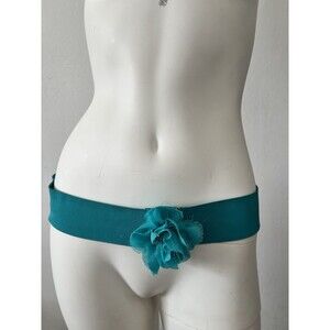 Vintage Made In USA Kimchi Blue Turquoise Blue Flower Stretchy Belt
